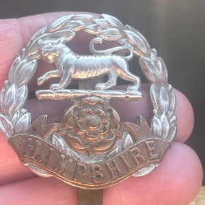 In nice condition WWI Hampshire Regiment Cap Badge