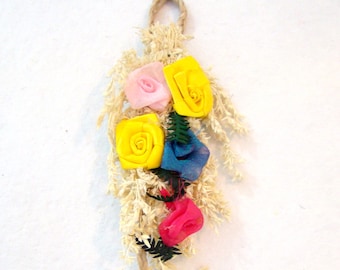 Décoration d'intérieur Fleurs en organza multicolores sur roseau naturel sec Accroche-porte mural Jharkhand Artisanat des Indes orientales Accroche-porte