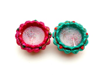 Bougies Diya en terre cuite rose et verte peintes à la main (lot de 2), cire pailletée, décoration ethnique indienne