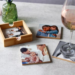 Ensemble de quatre sous-verres photo en bambou pour papa - Cadeau photo - Sous-verres personnalisés - Cadeau écologique - Première fête des pères - Photos de famille