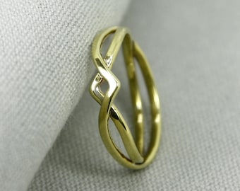 Stackable celtic knot ring, Gold wedding band, double V shape ring