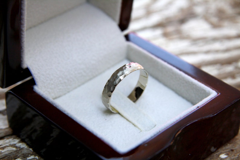 Wedding band-Gold wedding ring-Textured ring-Hammered ring-Unisex ring-Natural white gold-Statement ring