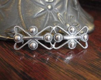 Aksel Holmsen Signed NORWAY Sterling Silver & White Enamel Daisy