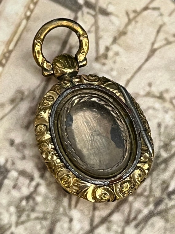 Antique English late Georgian mourning locket pend