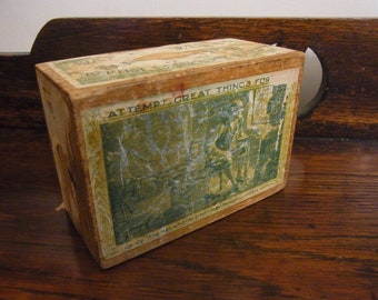 Antigua caja de madera para colectas de la Sociedad Misionera Bautista, circa 1890. Caja de donaciones para obras de caridad. Alm, William Carey, George Grenfell.
