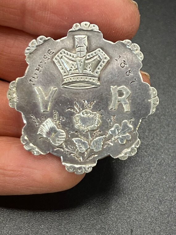 アンティーク スターリングシルバー ヴィクトリア女王 1887 年