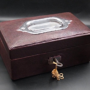 Antique early Edwardian or late Victorian Brown Moroccan Leather Clad Jewellery Box With Working Lock and Key, circa 1900, presentation box,
