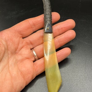 Mango curvo de cuerno de abridor de cartas antiguo, oficina vintage, década de 1900, papelería vintage, artículo de escritorio eduardiano, accesorio de escritorio