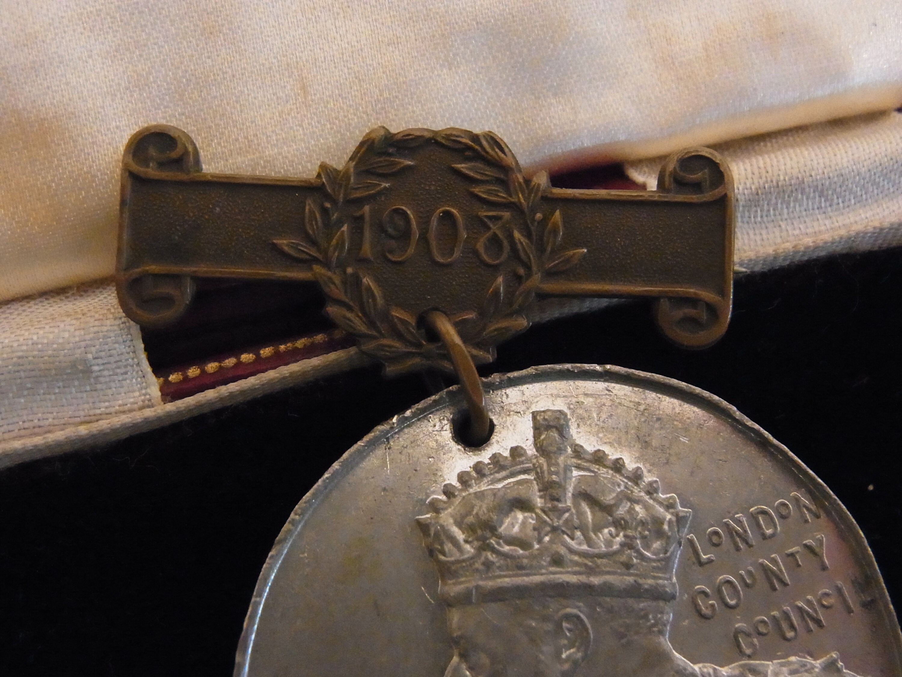 Art & Collectibles English Royal Pin King Edward VII medal for School ...