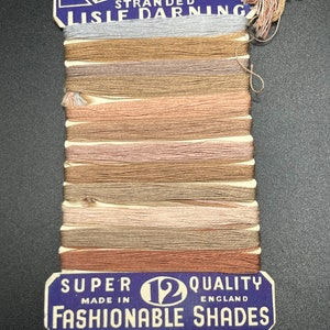 Cartão de linha de cerzir de algodão vintage 12 tons, década de 1940, para cerzir nylons, fazer e consertar