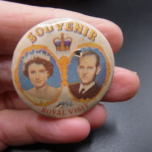 Antique Original Badge, Button, Royal visit 1954, Queen Elizabeth and Prince Philip, 1950s, English Royal Collectible