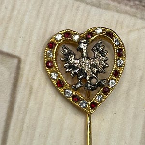 Vintage gold tone bird  stick pin, circa 1960s, Polish, German, heart, rhinestone, Cravat pin, tie pin. Bird lovers Gift. Groom wedding pin