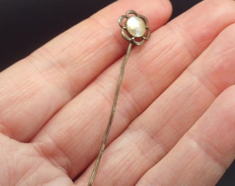 Victorian or Edwardian silver and Mother of Pearl flower stick pin. English tie pin circa 1900s. Cravat pin.1900s Clothing jewellery