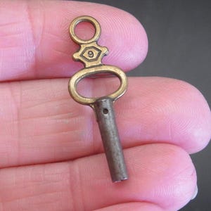 Victorian English Pocket Watch Key Pendant No. 9.  Antique Key Charm.  Victorian pendant key. Clock key collectible jewellery