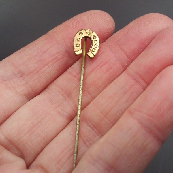 Victorian/Edwardian Gold fronted horseshoe stick pin. English tie pin circa 1900s. Cravat pin. Bridegroom. Lucky Horse. Equestrian Pin