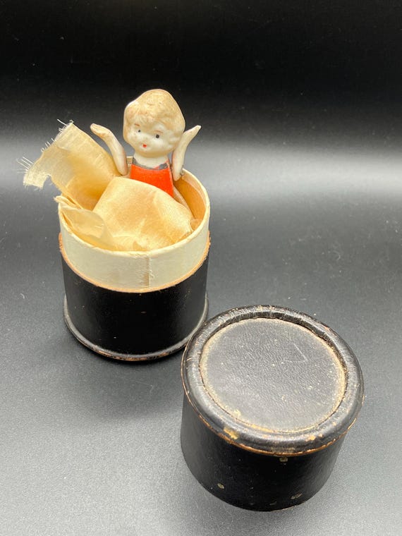 ANCIENNE POUPÉE MINIATURE allemande mignonette en biscuit 4 pouces robe... EUR 365,89 - FR