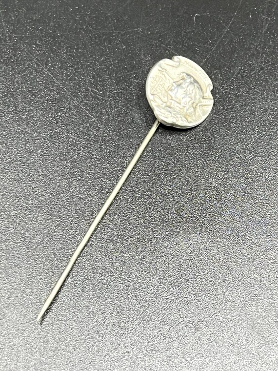 Epingle De Cravate Signée Cartier En Or 18k