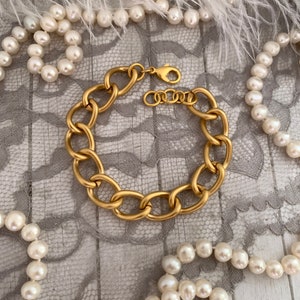 Yellow Gold Matte Curb Chain Bracelet, Matte Yellow Gold Large Link Bracelet, Oval Link Chain Bracelet, Gold Fashion Chain Layering Bracelet