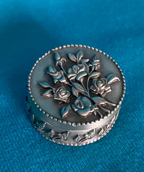 Ms. Dee Mini Pewter Rose Box with Jewelry - image 1