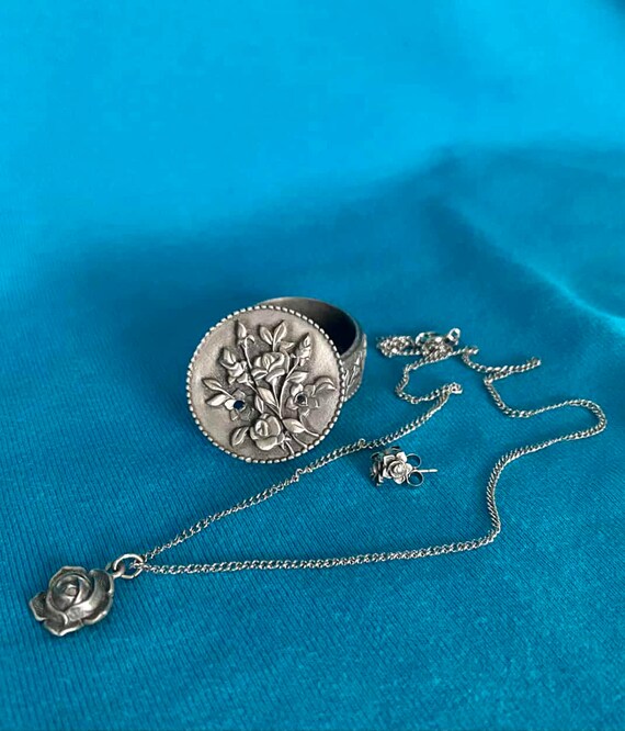 Ms. Dee Mini Pewter Rose Box with Jewelry - image 3