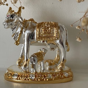 Figurine vache et veau kamdhenu : décor Diwali Pooja finition argent/or