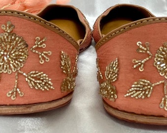 Peach Juttis Punjabi Jooti Women Shoes Khussa Embroidered Pumps