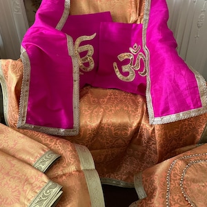 Jai Guruji Chola Set | 12 pcs| Guruji Satsang religious clothing| Guruji Swaroop| Peach Brocade Hot Pink Combination
