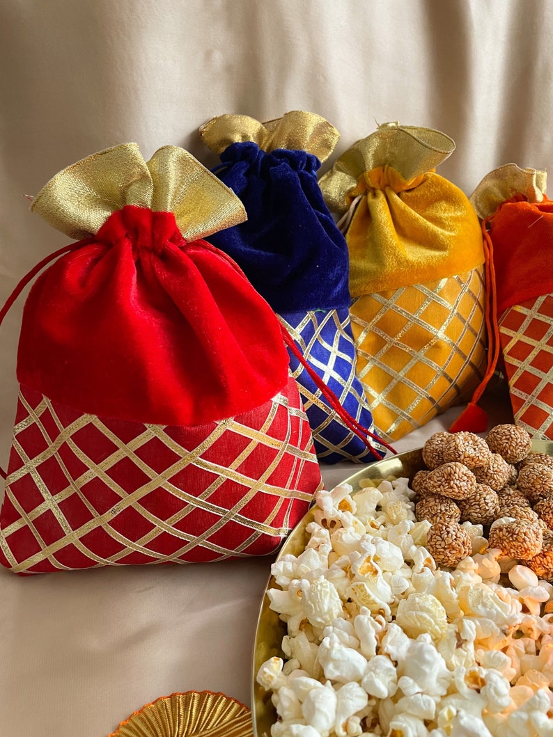 Lohri Gift Bags Drawstring Velvet for Return Favours Eid Gifts Mehendi Dholki Wedding Favor Bags Nishaani Nishani Bags Diwali