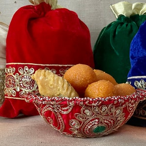 30 Velvet Drawstring Bags for Lohri Wedding Favors Bhaji Bidd Bags Mehendi Dholki Eidi Gift Bags