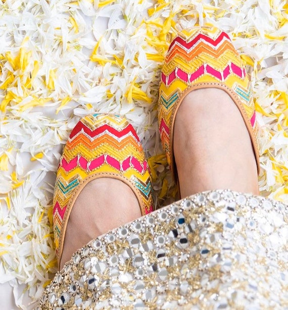 Multi Chevron Punjabi Jutti/Jooti/Khussa in Leather Cushioned Insole Sizes UK 3