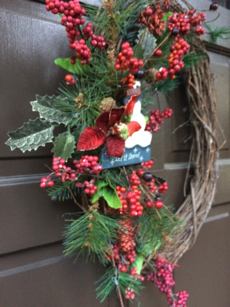 Oval grapevine,snowman wreath,Christmas wreath,wreath,whimsical wreath, rustic wreath, rustic Christmas wreath, front door image 2