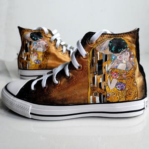 Custom &#39;The Kiss&#39; Klimt Sneakers: Hand-Painted Art Shoes