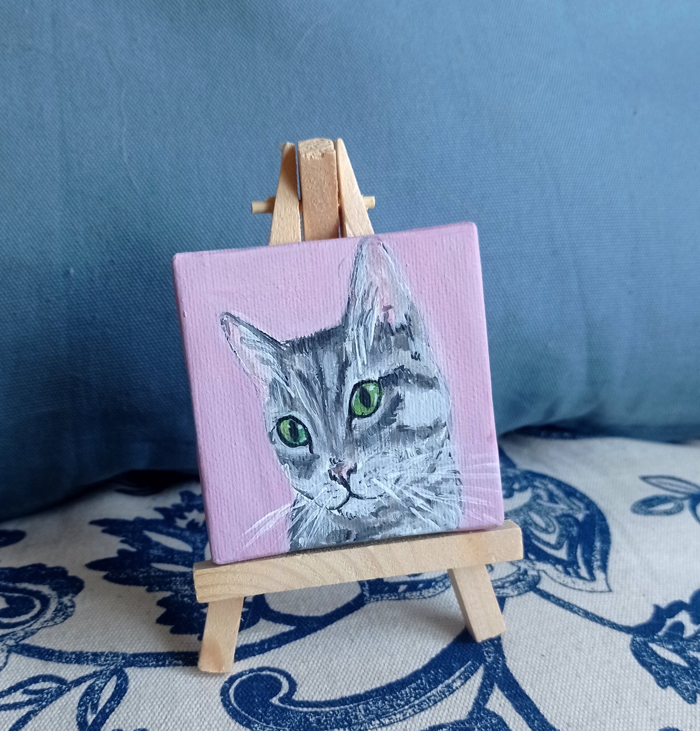 Cute acrylic mini canvas paintings by the very talented Lo…