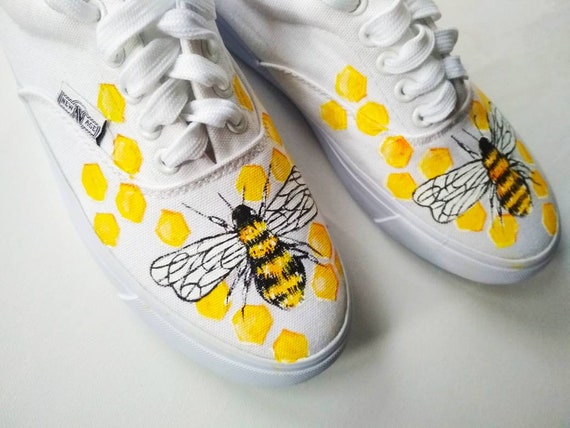 sneakers bee