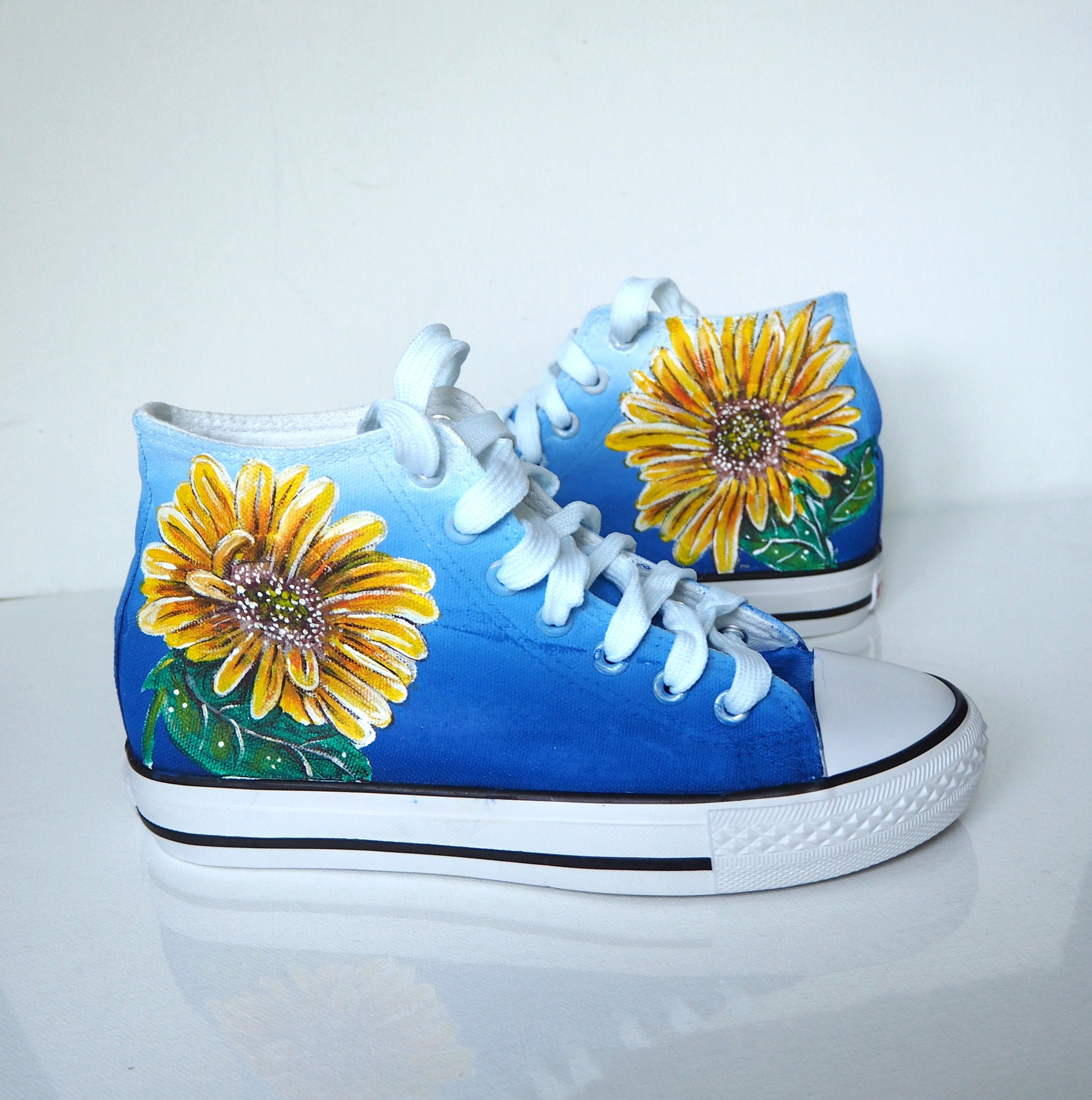 yellow flower converse