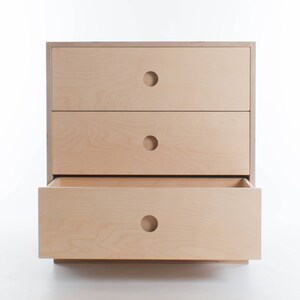 Malmo Short Chest of Drawers 3 // Compensato di betulla Legno massello dappertutto Guide Soft Close Personalizza design materiali immagine 2