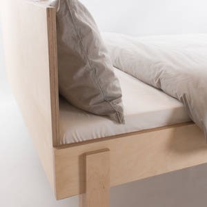 Il letto nordico // Letto basso modulare / Compensato di betulla / Internazionale / Dimensioni personalizzate / Matrimoniale / Singolo / King Personalizza design materiali immagine 5