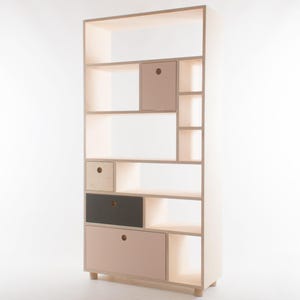 Libreria alta Bergen // Mobile contenitore / Libreria con cassetti - Compensato di betulla e cassetti in Forbo Lino - Design e materiali personalizzabili