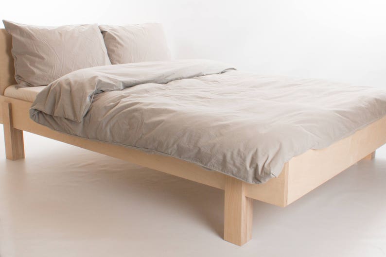 Il letto nordico // Letto basso modulare / Compensato di betulla / Internazionale / Dimensioni personalizzate / Matrimoniale / Singolo / King Personalizza design materiali immagine 1