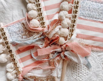 Varita mágica de tela estilo shabby chic con la bandera estadounidense, decoración rosa a rayas para el 4 de julio, accesorio fotográfico original para el Día de los Caídos, varita mágica bohemia para el Día de la Independencia.