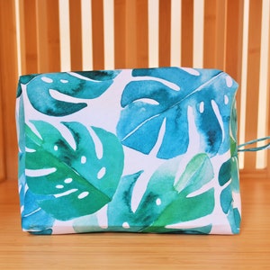 Personalized makeup bag with monstera leaf print / tropical toiletry bag / waterproof cosmetic bag / bridesmaid beach gifts image 5