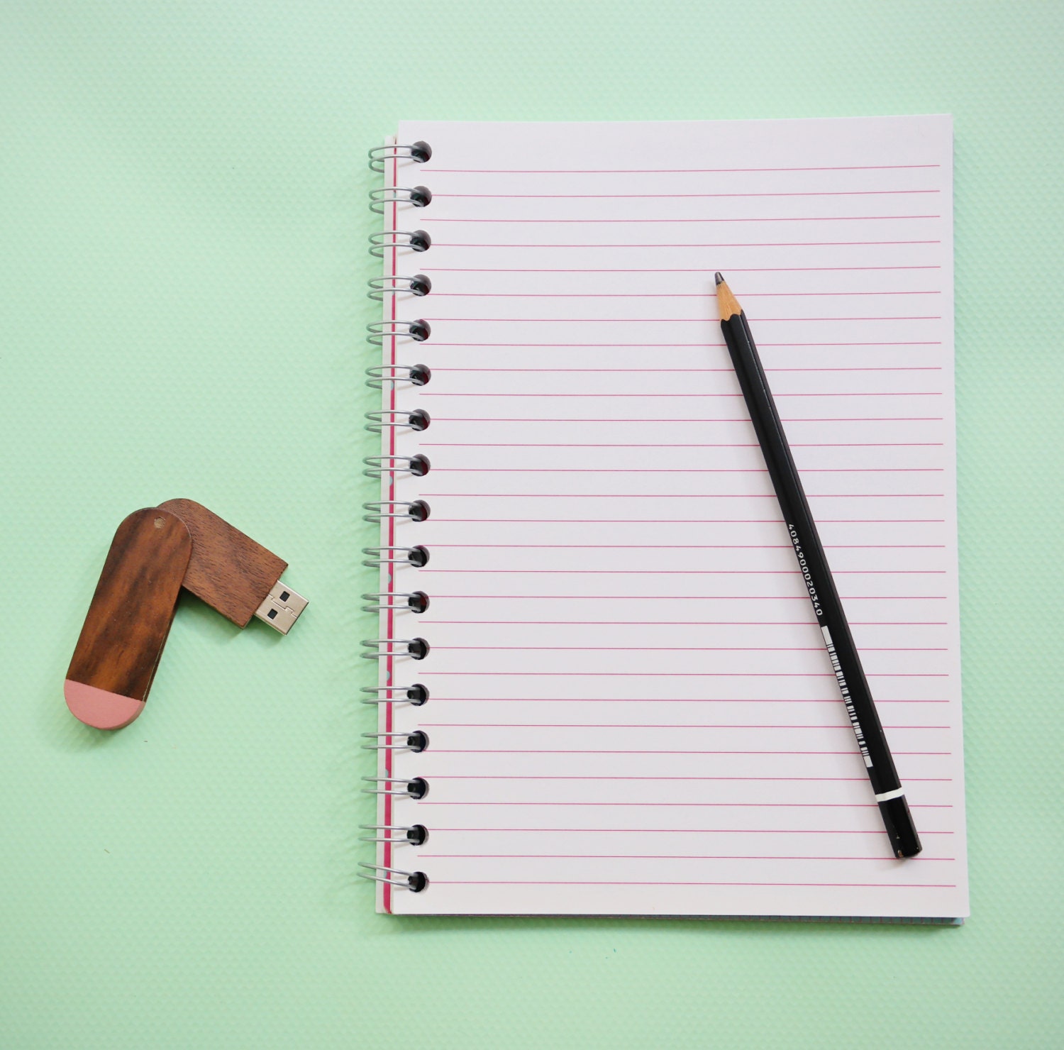 Clé Usb en Bois/Cadeaux Personnalisés Pour Le Bureau Clés Gravées Cadeau Client