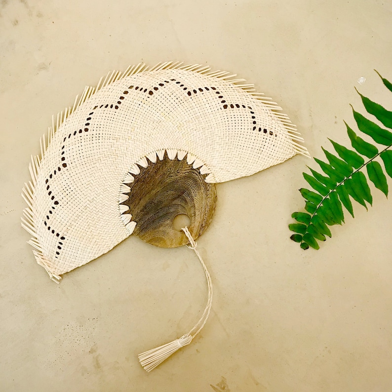 Vävda solfjädrar för bröllop / personlig träsolfjädrar / unika bröllopsgåvor / handvävda solfjädrar boho bröllopsdekorationer bild 1