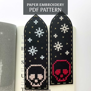 Korsstygnsmönster med bokmärke och dödskalle | Digital nedladdning av läskigt pappersbroderi | Hantverkshandledning för himmelska Halloween