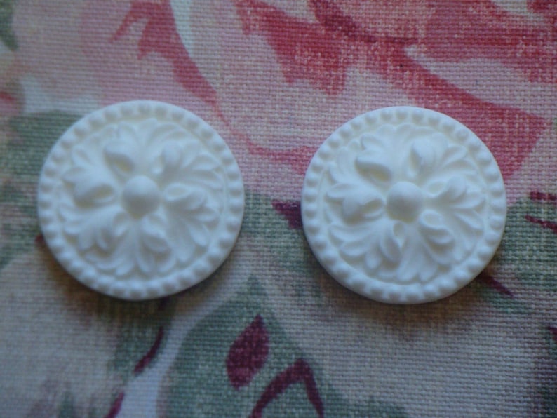 New Shabby n Chic Acanthus Bead Medallions 2 pcs Furniture Appliques Trim