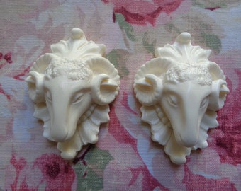 New! Awesome Ram's Head Center 2 Pieces Architectural Furniture Appliques Mount