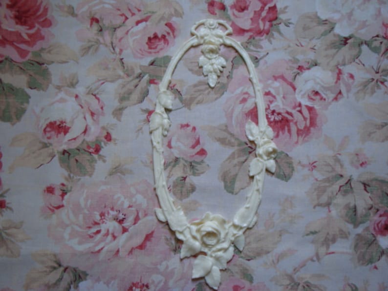 New FLEXIBLE Lg Oval Climbing Rose /& Leaf Center Architectural Furniture Applique Pediment