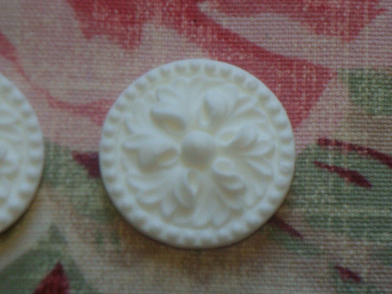 New Shabby n Chic Acanthus Bead Medallions 2 pcs Furniture Appliques Trim