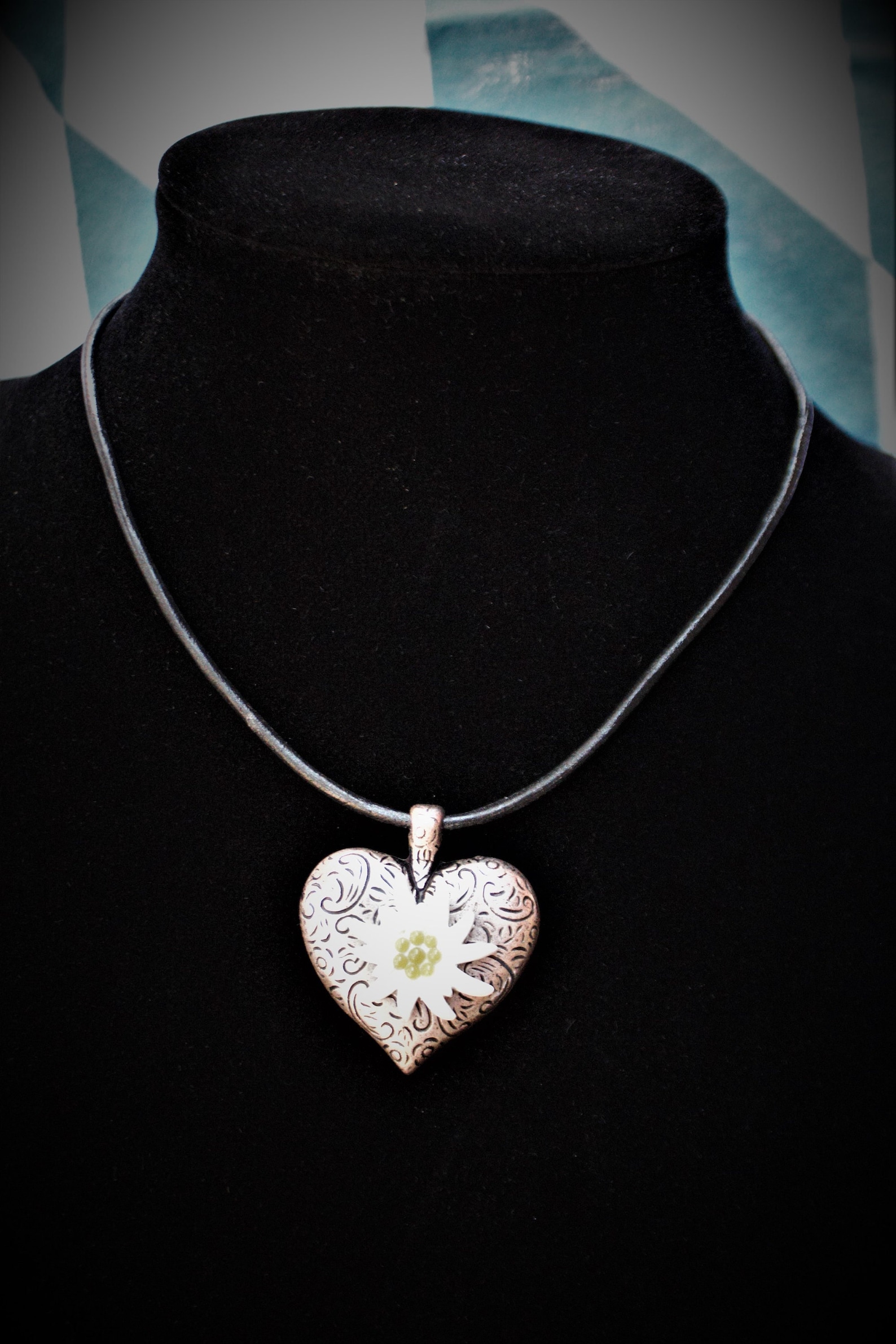 Edelweiss Bubble Heart