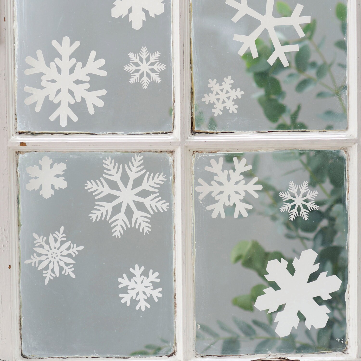 Giftwrapping Cardmaking 20 x Snowflake stickers Christmas Wall & Window Decor 